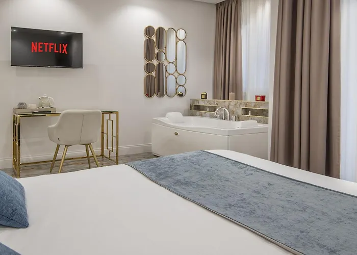 Гостевой дом Golden House Cinecitta