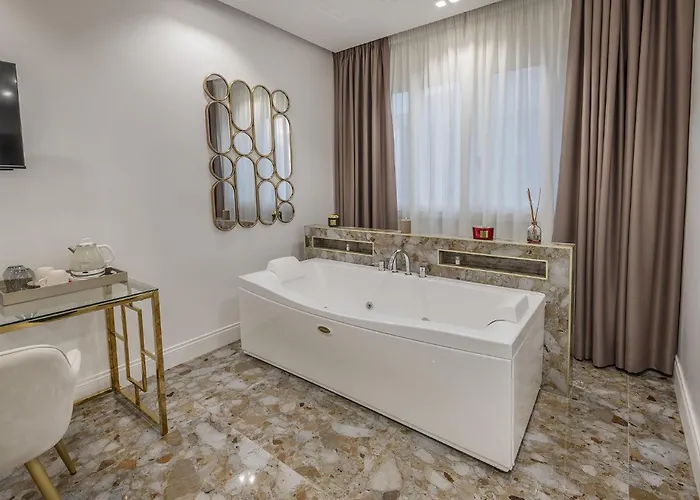 Golden House Cinecitta Гостевой дом 3*